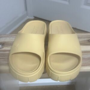 Puma Cream Slide Sandals